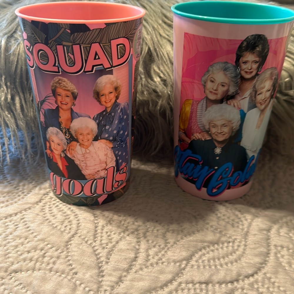 2new Golden Gorls plastic cups.
